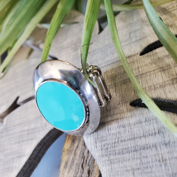 Silver Tone Stretch Ring with Round Blue Stone 💥3 for $24💥 - Picture 12 of 16